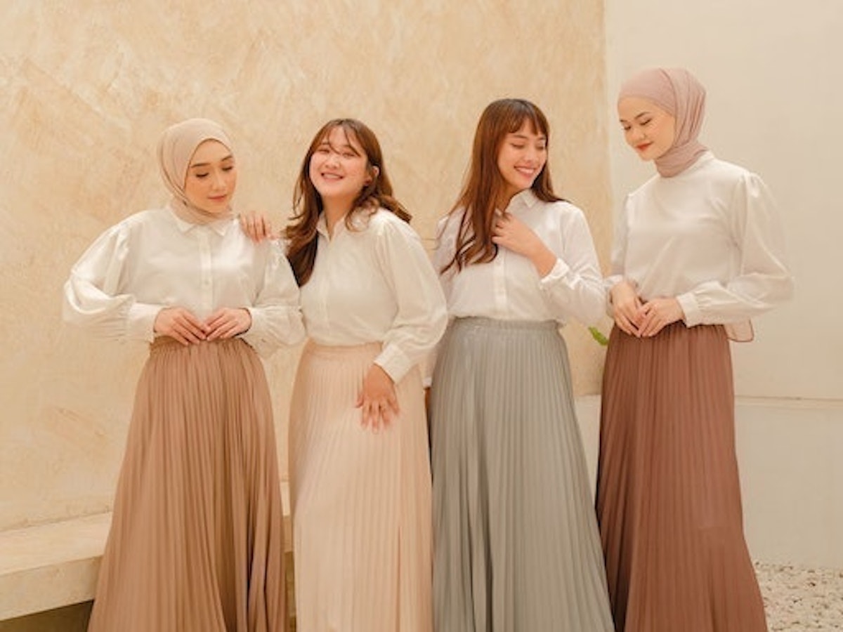 baju yang cocok untuk bentuk oersegi