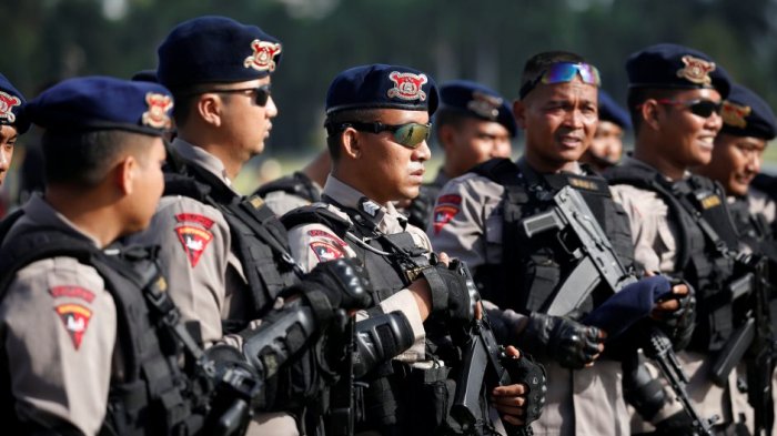 jenis seragam dinas brimob